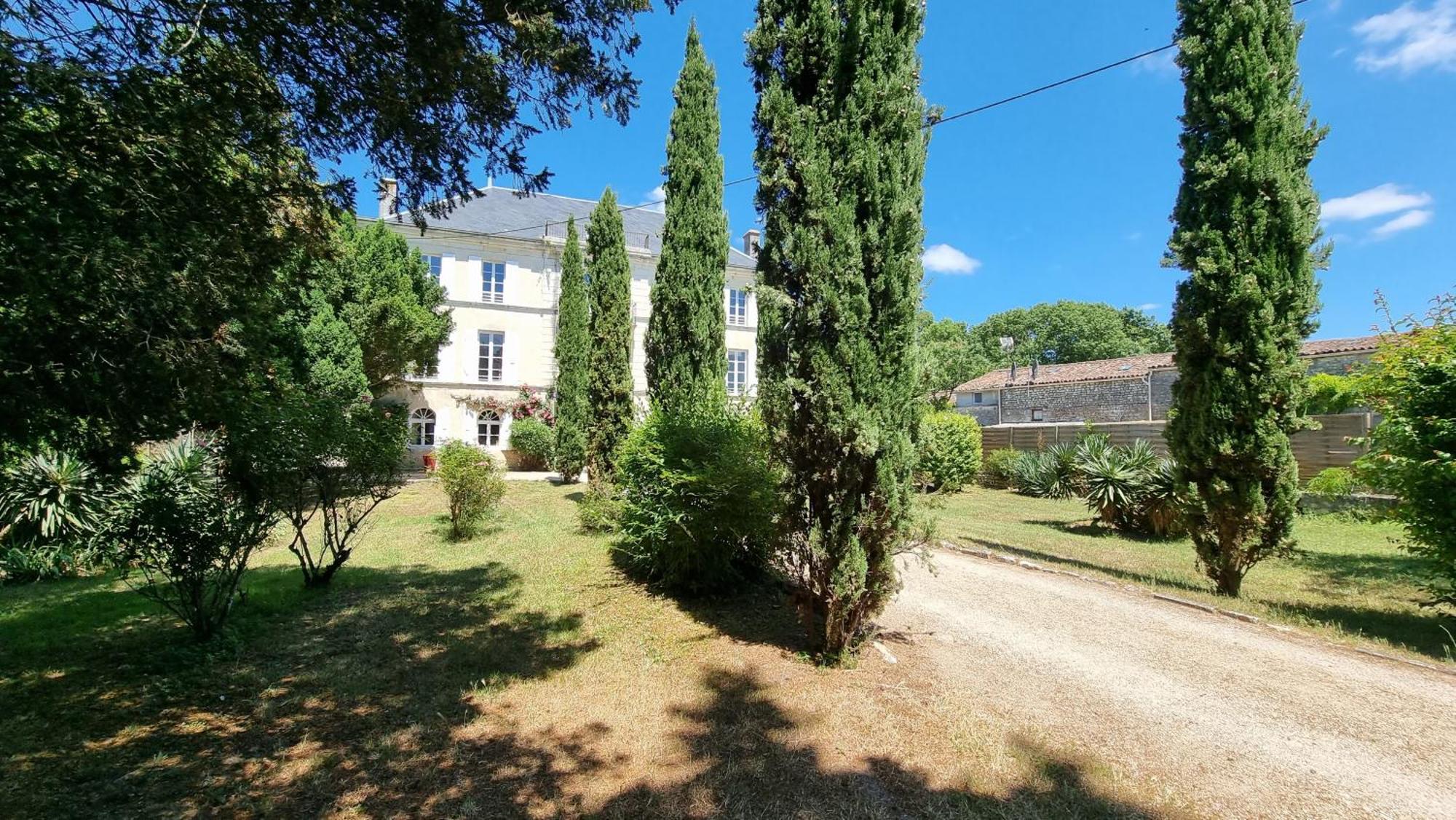 Domaine de Rochebonne Villa Saint-Just-Luzac Buitenkant foto